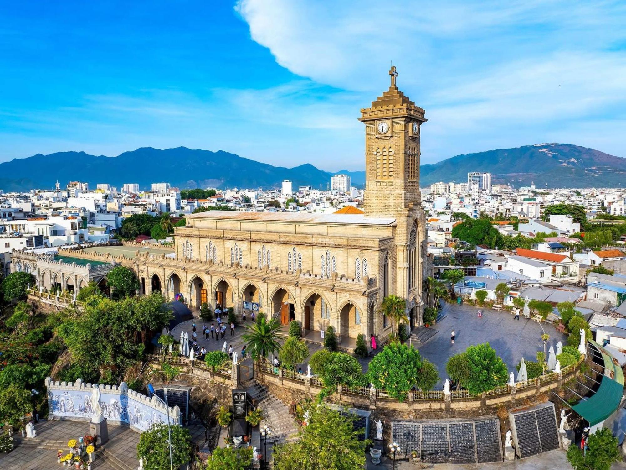 Hotel Tue Tinh Nha Trang Exterior foto